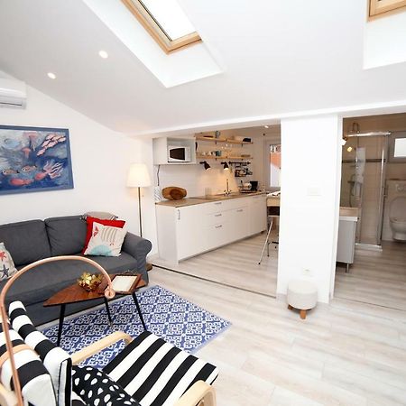 Sweet Suite With Free Private Parking พูลา ภายนอก รูปภาพ