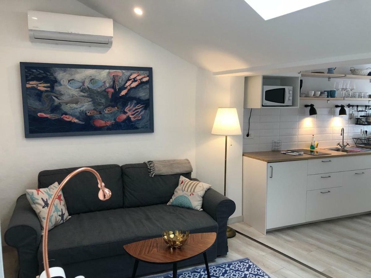Sweet Suite With Free Private Parking พูลา ภายนอก รูปภาพ