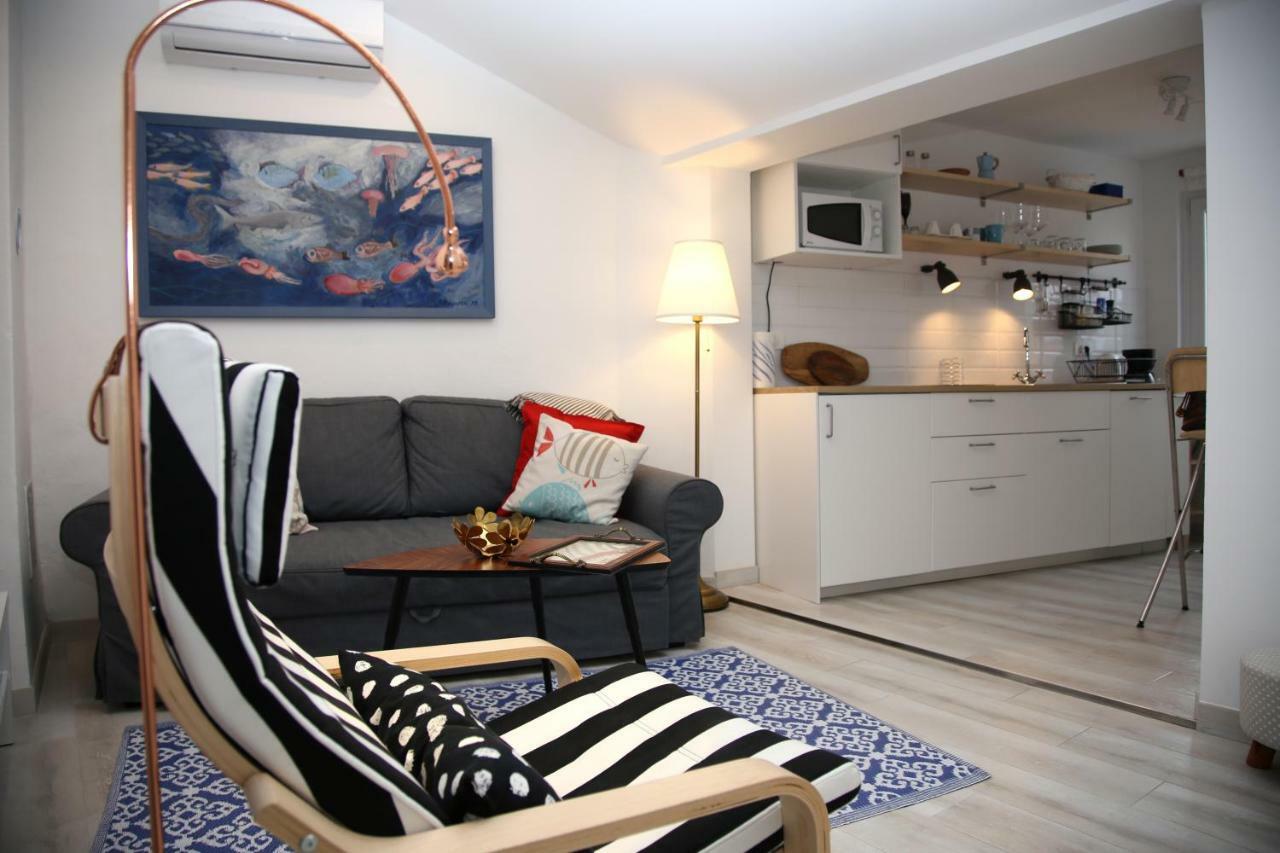 Sweet Suite With Free Private Parking พูลา ภายนอก รูปภาพ