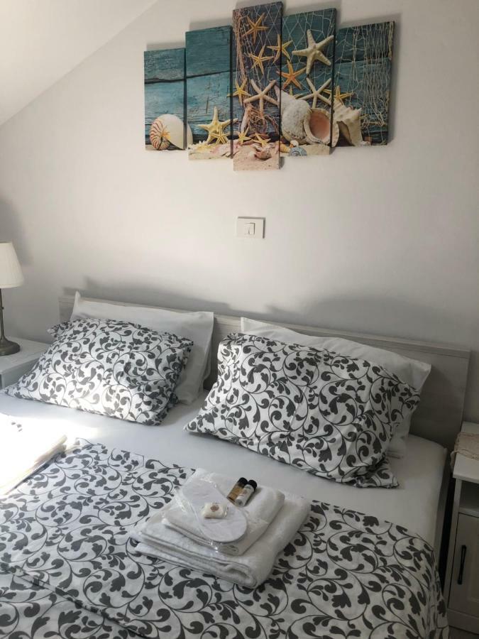 Sweet Suite With Free Private Parking พูลา ภายนอก รูปภาพ